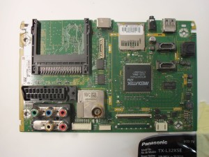 TNP4G522 2A  TXN/A1TQUE  TX-L32X5E